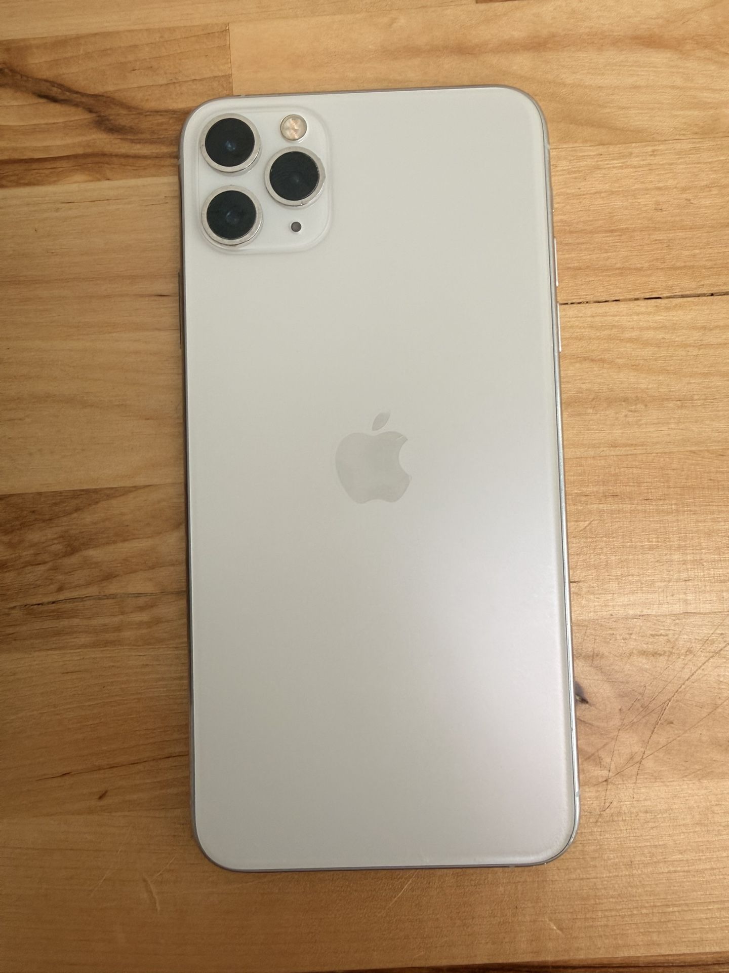 Like New Unlocked iPhone 11 Pro Max 64GB Silver.