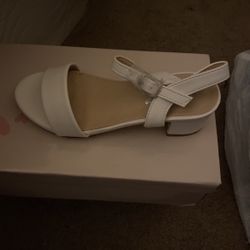 Girls White Small Heel Shoe 