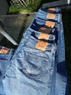 LEVIS 501 BUTTON FLY JEANS SIZE 38