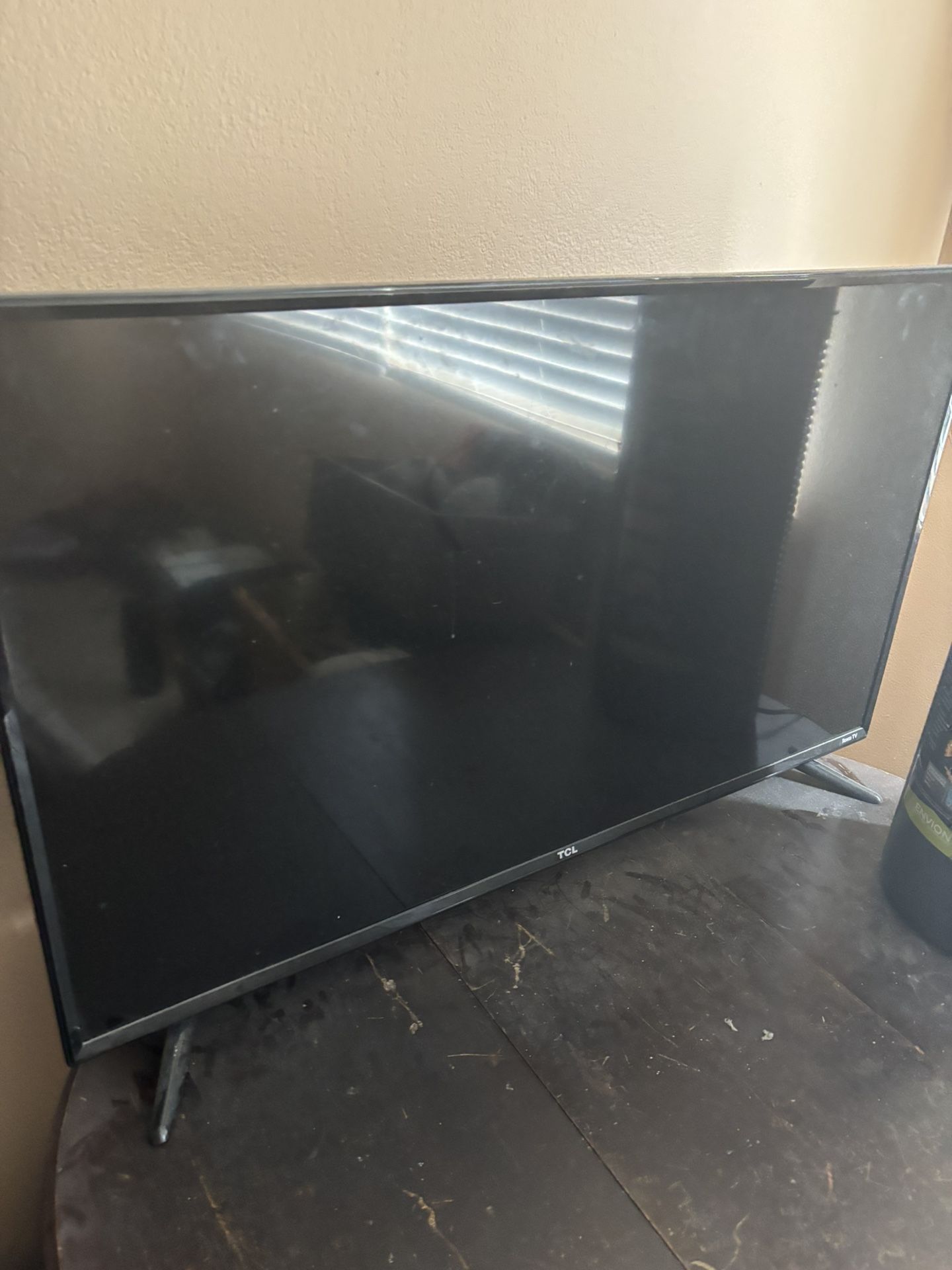 TCL Roku TV 40in