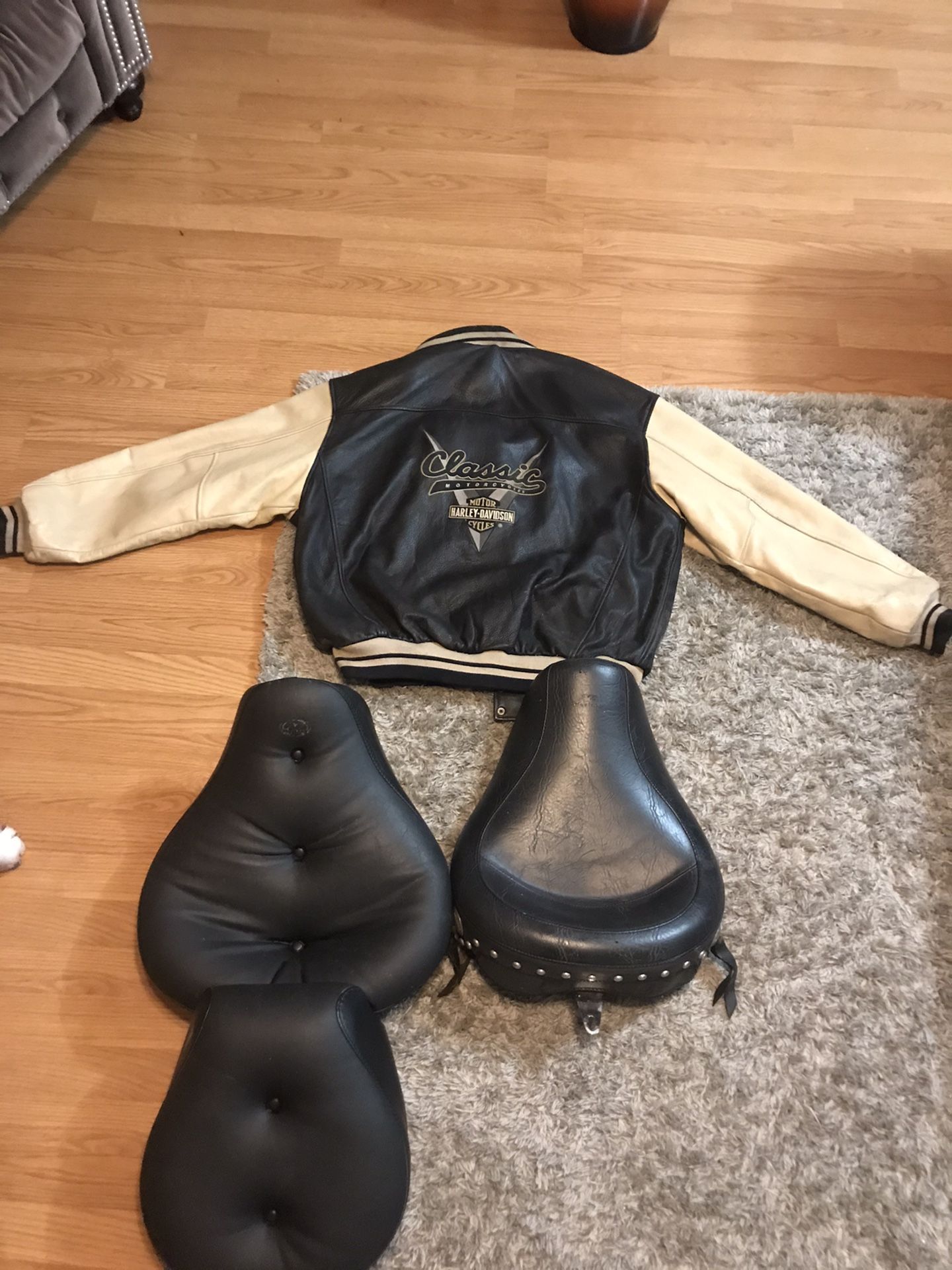Harley mustang seats for Dyna wide glide 1996-2003 and leather jacket