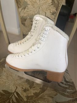 Women’s ice skates
