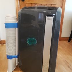 DeLonghi Air Conditioner With HEATING PUMP