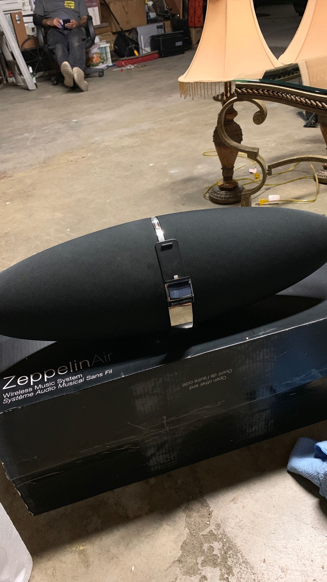 Zeppelin air iPhone speaker