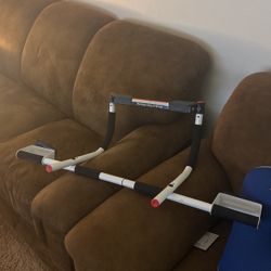 Pull Up Bar