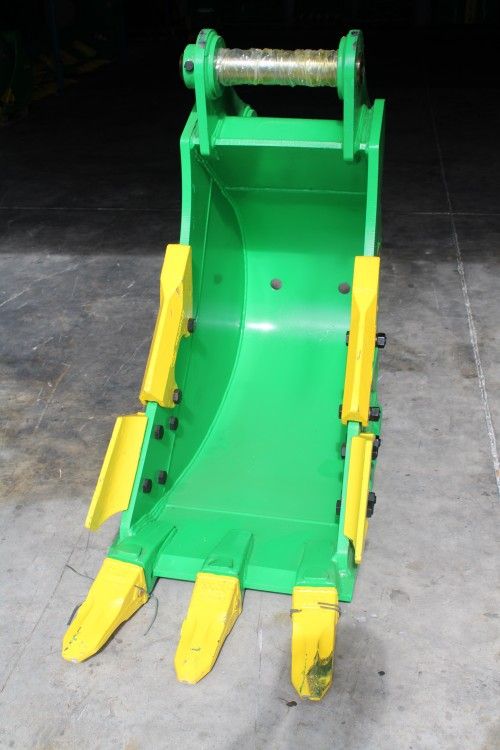 Heavy Duty Rock Bucket 24" inches for Caterpillar CAT320 or Similar Machines.