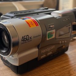 Sony CCD-TR818 Camcorder - Fully Functional - Retro camera