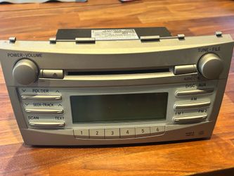 2007-2011 OEM Toyota Camry AM FM Radio CD Player Part 86120-06181