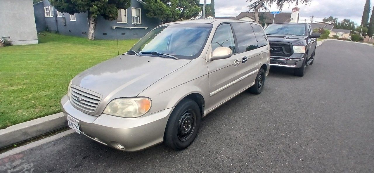 2003 KIA Sedona