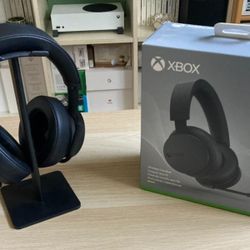 BRAND NEW XBOX SERIES X/S WIRELESS HEADSET 