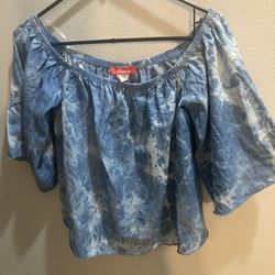 Women’s Clothes 