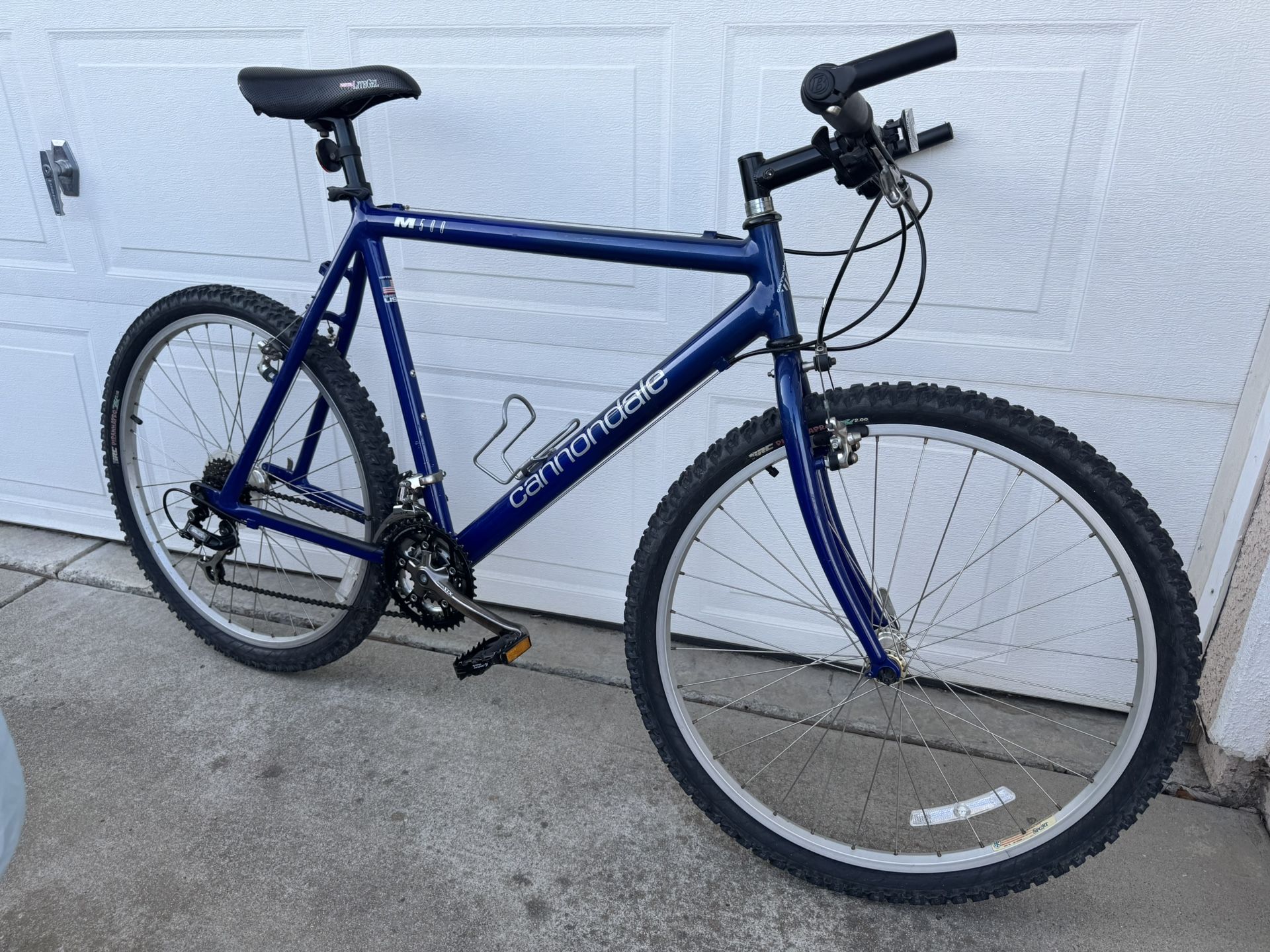 Vintage Cannondale M500 Mountain Bike 22”