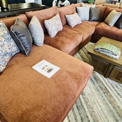 5 Pc Modular Sectional//Sofá Modular de 5 Piezas. Free Local Delivery And Setup