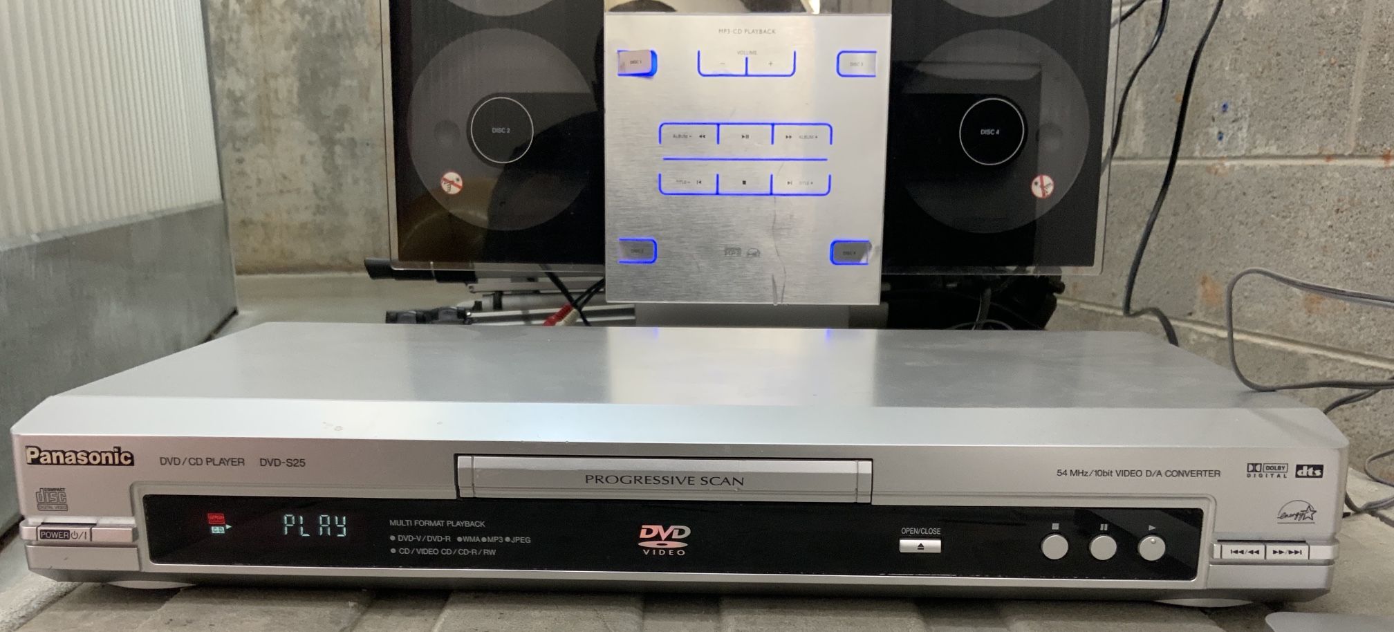 🎄🎁 Panasonic💽DVD Player & Philips 💿📀📀💿4 CD Changer w/ 1 Original 🔉Speaker... MOVING OUT OF STORAGE EVERYTHING MUST GO!!