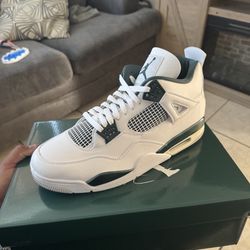 Jordan 4 
