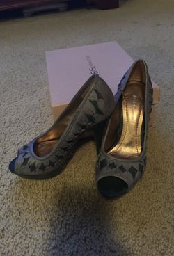 Bcbg heels size 6