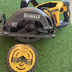 DeWALT 60V Brushless Flex Volt 7-1/4 Circular Saw 