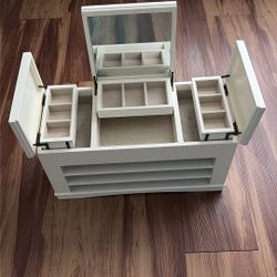 JEWELRY BOX