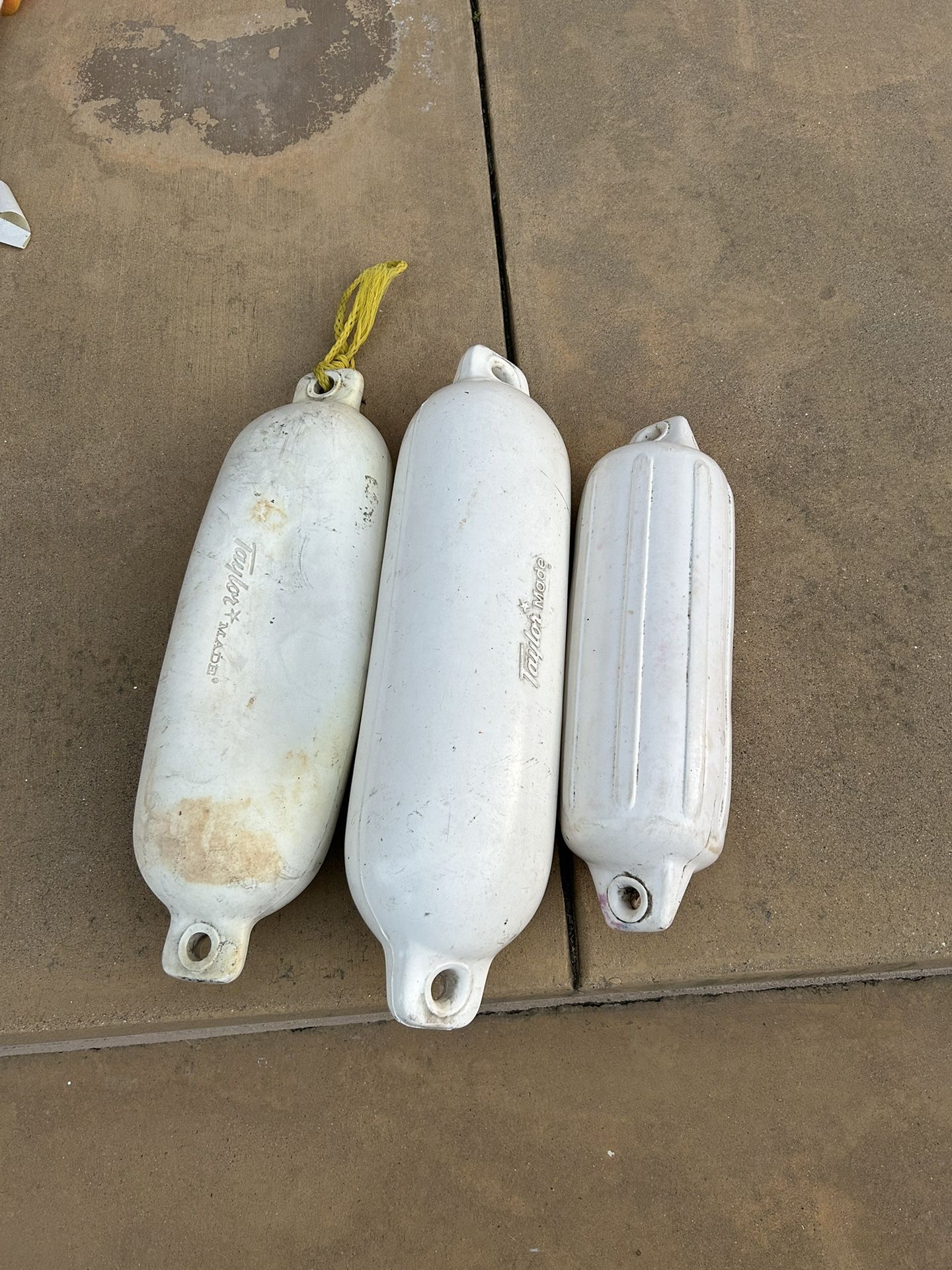 3 Boat fenders  / Protective bumpers