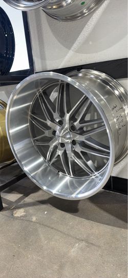 22s staggered wheels new 5x5 Chevy Gm