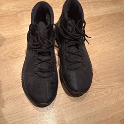 Under Armour Sneakers