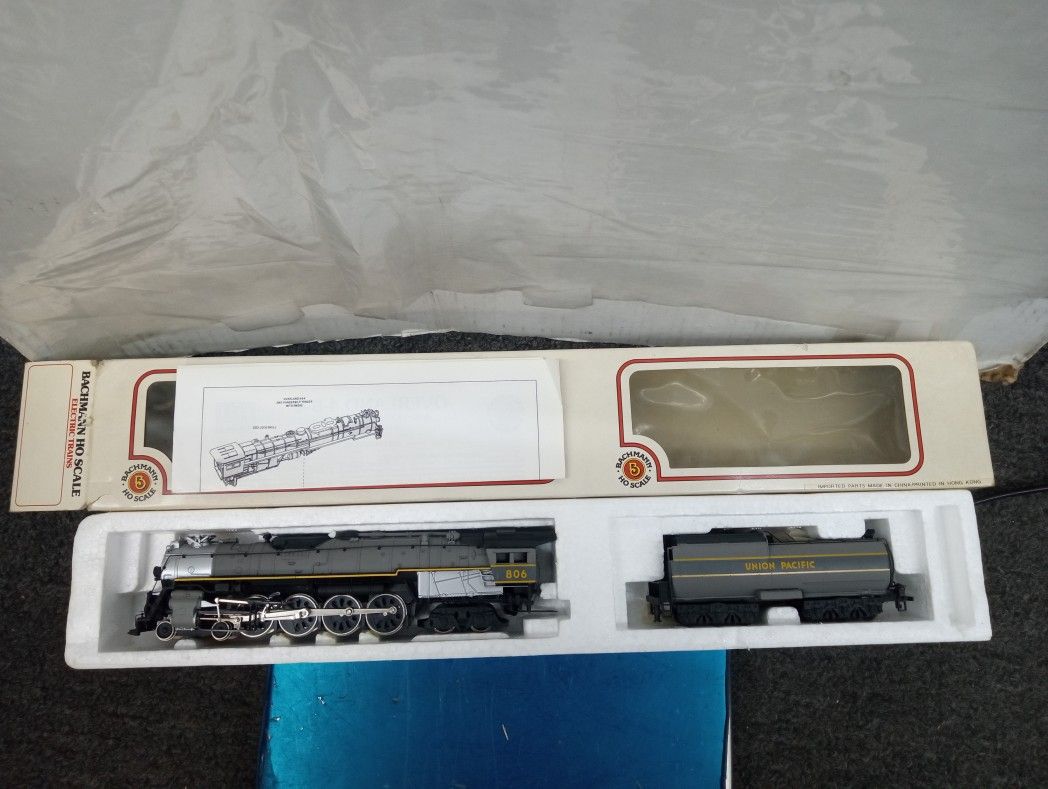 Backman ho scale electronic trains overland 4-8-4 / 806 / Union Pacific