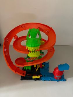 Dinosaur hot wheels track