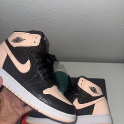 Crimson Tint Jordan 1 Sz 6.5Y/8W