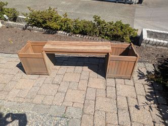 Garden bench seating with open ends