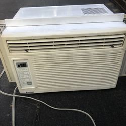 Very Good Condition Kenmore Air Conditioner 