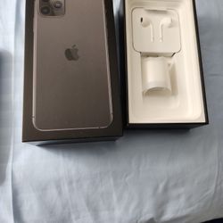 Apple Box And Earphones 11 Pro Max