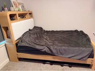 Full size bed
