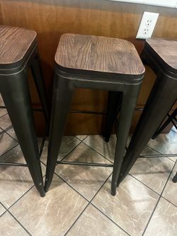 4 Bar stools