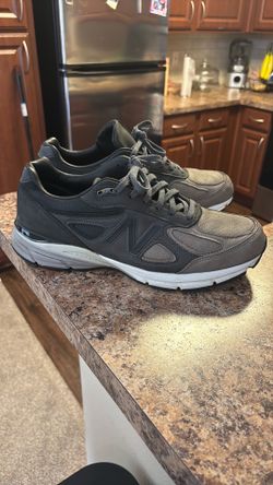 New balance 990V4