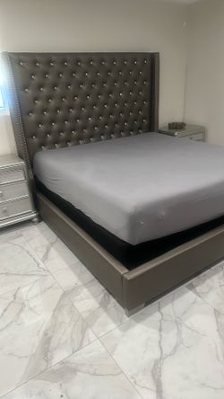 Bedroom set (not including mattress)