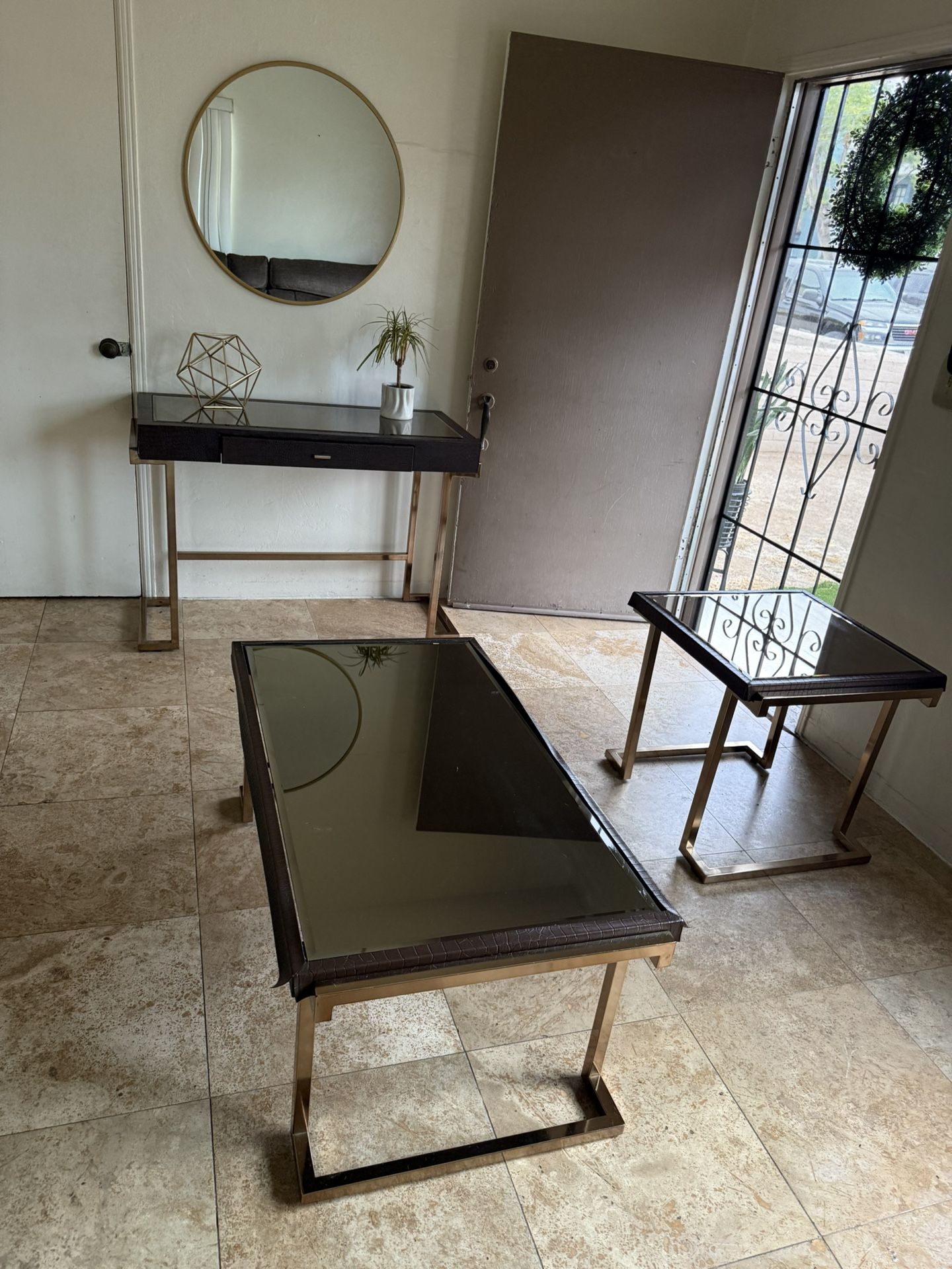 Set Entry Table Mirror And 2 Coffee Tables