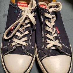 Levi's Sneakers (Like Converse) Women's Size  8