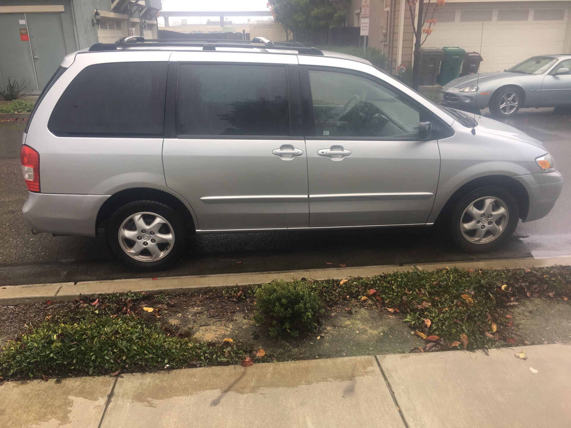 2000 mazda mpv I have clean title in hand and is currently still register until February there are no mechanical problems at all and everything works