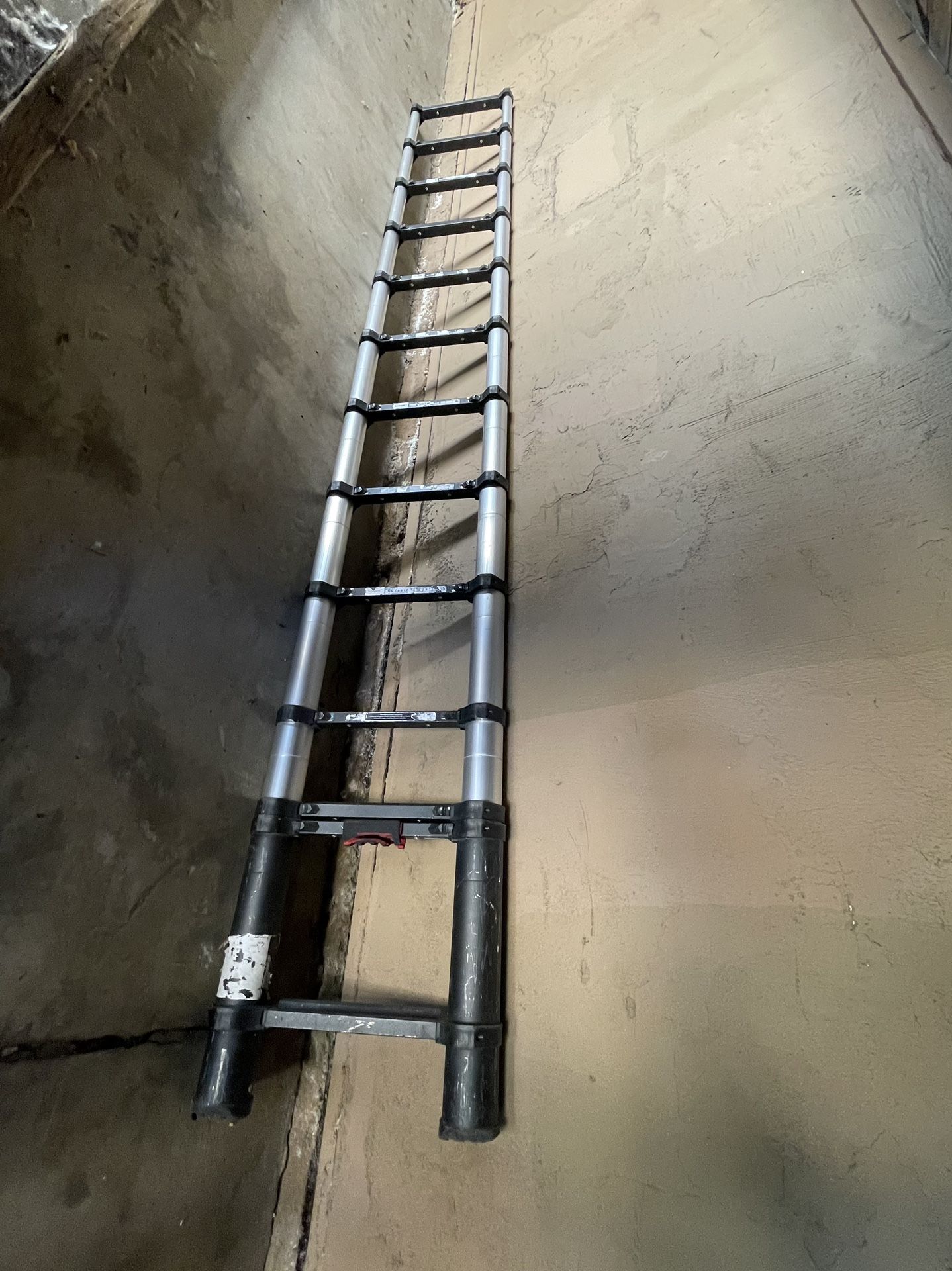 Telescoping Ladder for Sale in Pasadena, CA OfferUp