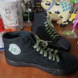 Almost New P.F Flyers 7.5 