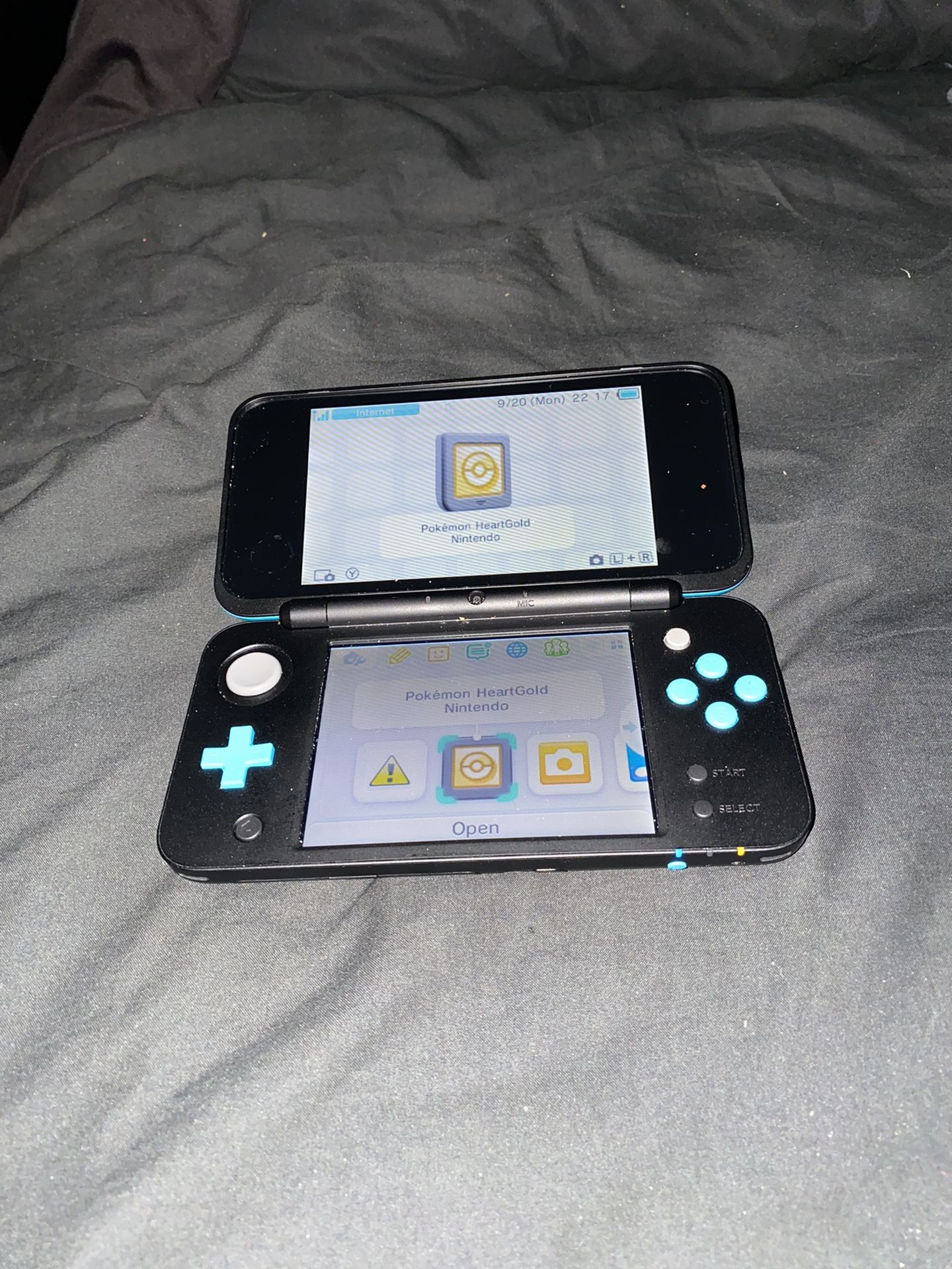 Nintendo 2DS XL