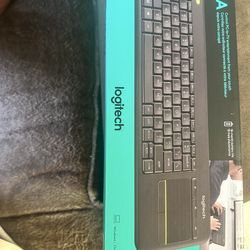 Logitech K400 Plus Wireless Touch TV Keyboard