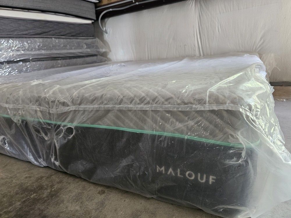 New King 14 Inch ASCEND Hyperchill Hybrid Mattress