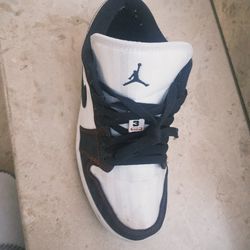 Jordan 1 Low Black & White SE Utility