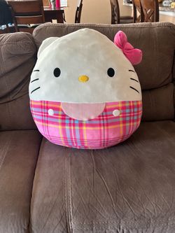 HELLO KITTY.  Original SQUISHMALLOWS.  $20