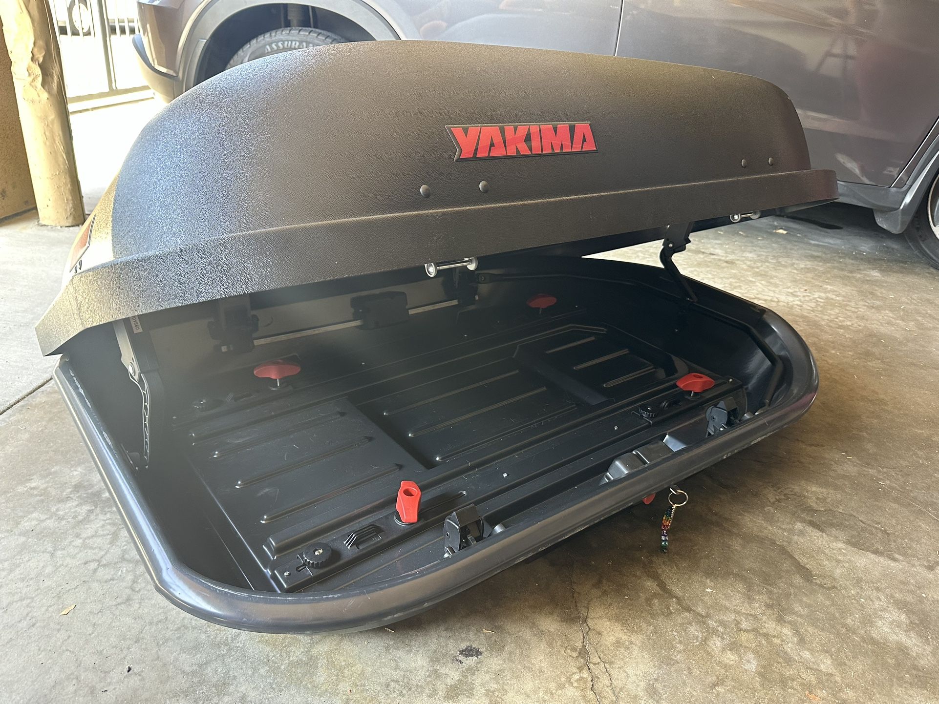 Yakima RocketBox Pro 12 Cargo Box