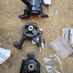 2011 Toyota Rav 4 motor mounts