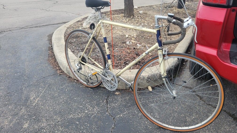 Motobecane Grand Touring 10 speed bike