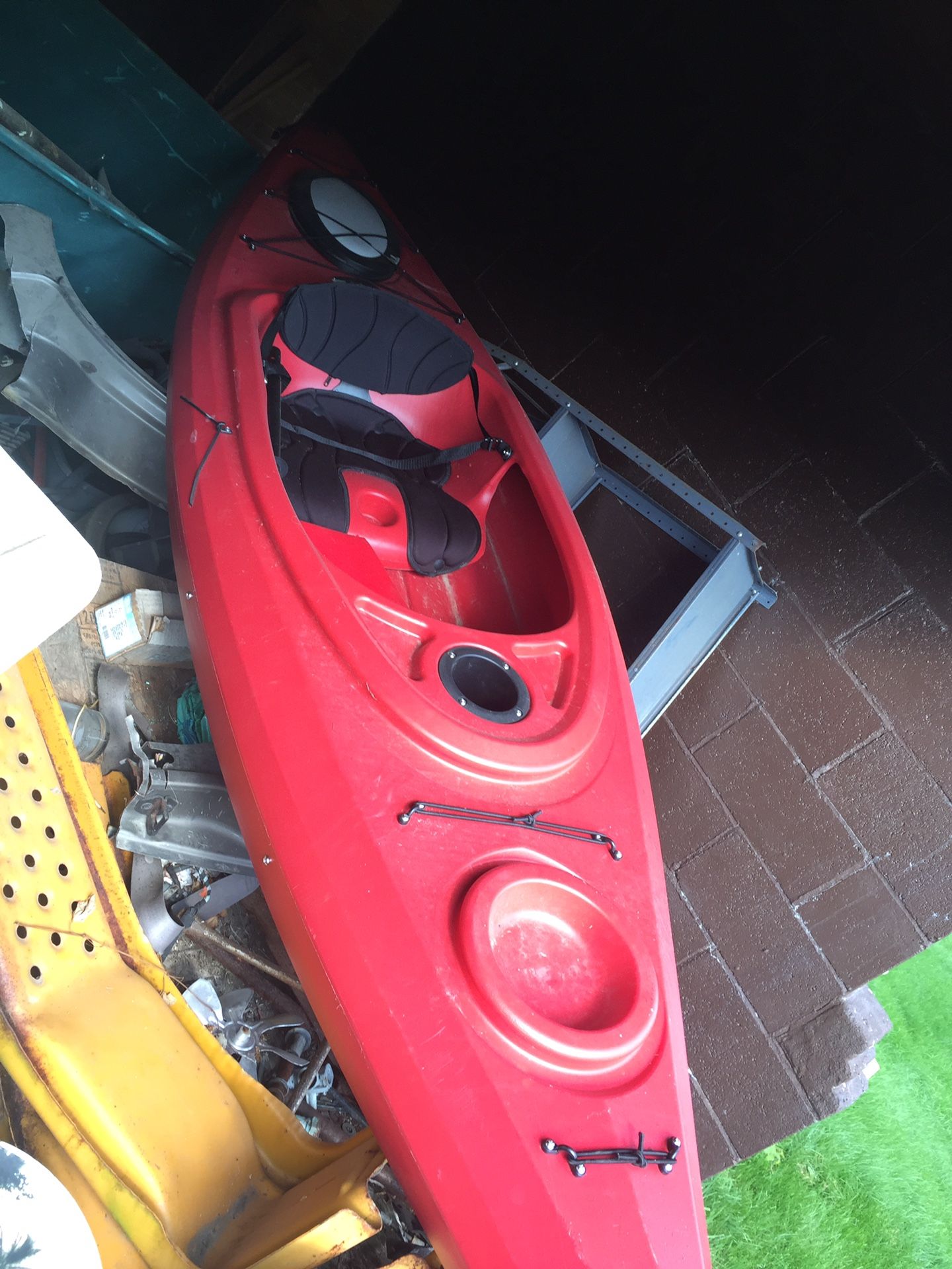 Explorer 10.4 kayak in Red