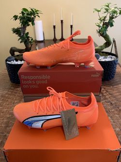 Pumas Women Soccer Cleats (OBO)